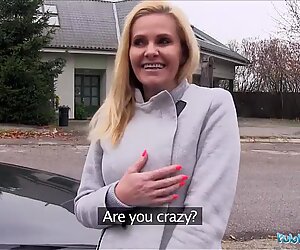 Offentlig agent desperat mamma jeg vil knulle svart kanarifugl knuller for en jobb