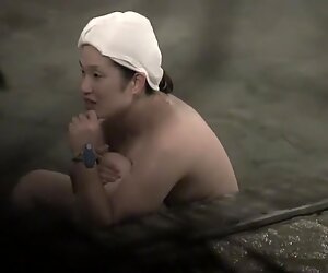 In carne asiatica tardona nella jacuzzi nelle docce voyeur telecamera nri018 00