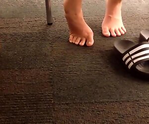 Candid college library bangsa asia anak ayam adidas slides kaki airing