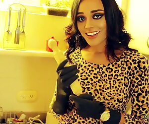 Cewek seksi dengan pantat kecil dari kanada - https://elita-gadis.com