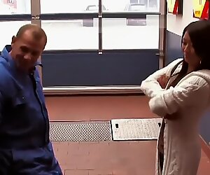 Teen Kima auf Dieter Bohlens ersten Ferrari gefickt