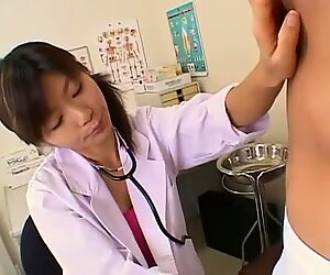 Gadis jepang terangsang Rin Suzuka di eksotik blowjob, tante girang jav scene