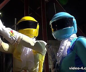 Galactic Sentai Brave are overpowered by Aliens and fucked when captured - JapanHDV