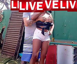 Minha sobrinha gostosa se offere em troca de credito no celular